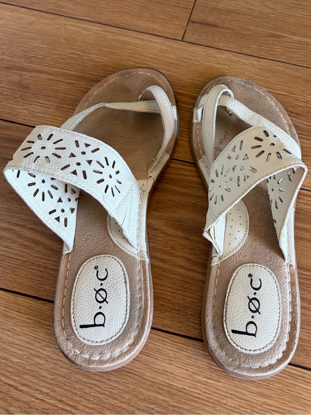 b.o.c. Cream Laser-Cut Strap Toe-Loop Slide Sandals - Picture 4 of 7